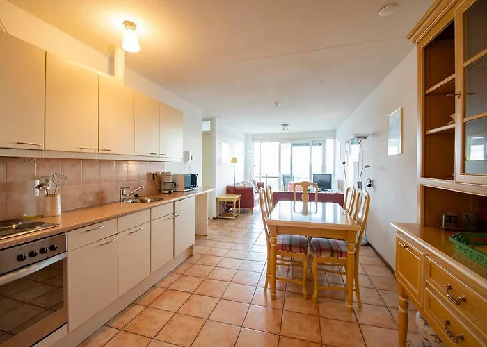 In Bergen Near Sandy Apartment